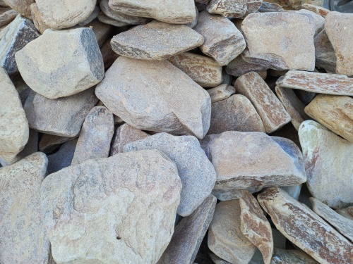 Златолит жёлтый, жёлто-зелёный глыбки и валуны для ланшафтного дизайна купить в Владимире