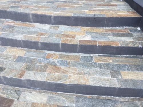 Плитка из Златолита Уральского для лестницы купить в Владимире