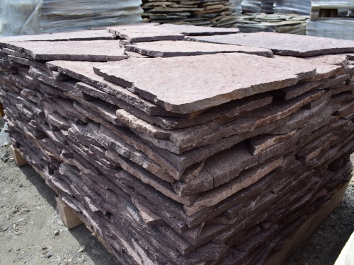 Плитняк лемезит бордовый для облицовки цоколя 20-25 мм  купить в Владимире