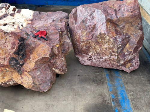 Ландшафтные глыбы красно-фиолетовые 200-1000 килограмм купить в Владимире