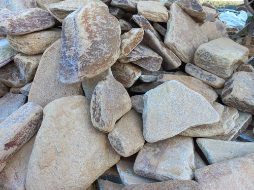 Златолит жёлтый, жёлто-зелёный глыбки и валуны для ланшафтного дизайна купить в Владимире