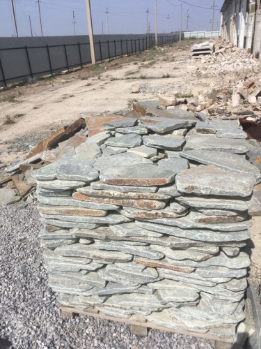 Златолит серебристый галтованный для лестниц купить в Владимире