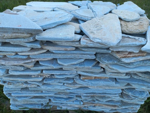 Плитняк златолит зелёный галтованный для цоколя купить в Владимире